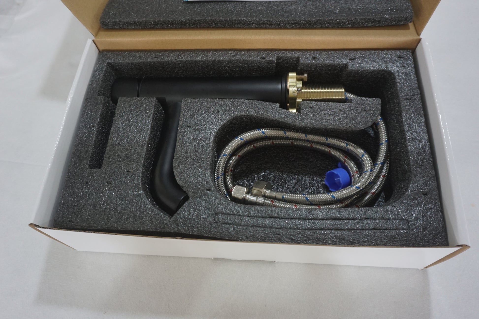 1 Hole CUPC Black Bathroom Sink Faucet Black Lead Free Brass