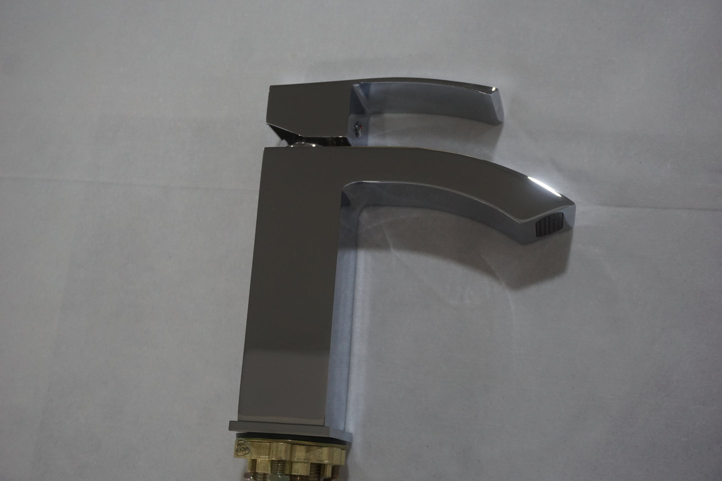 1 Hole CUPC Chrome Bathroom Sink Faucet Chrome Lead Free Brass