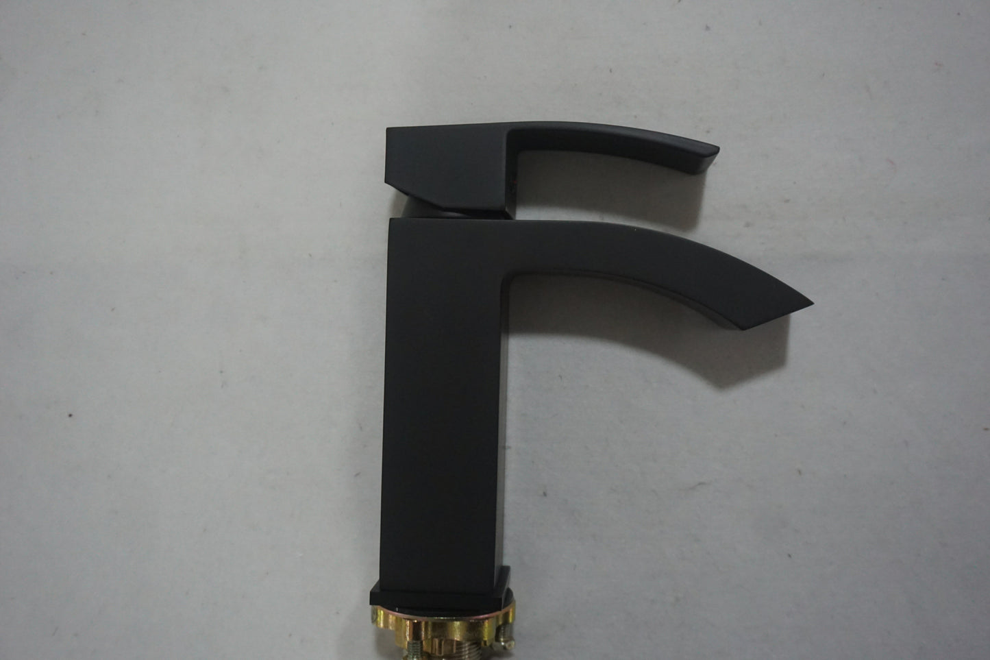 1 Hole CUPC Black Bathroom Sink Faucet Black Lead Free Brass