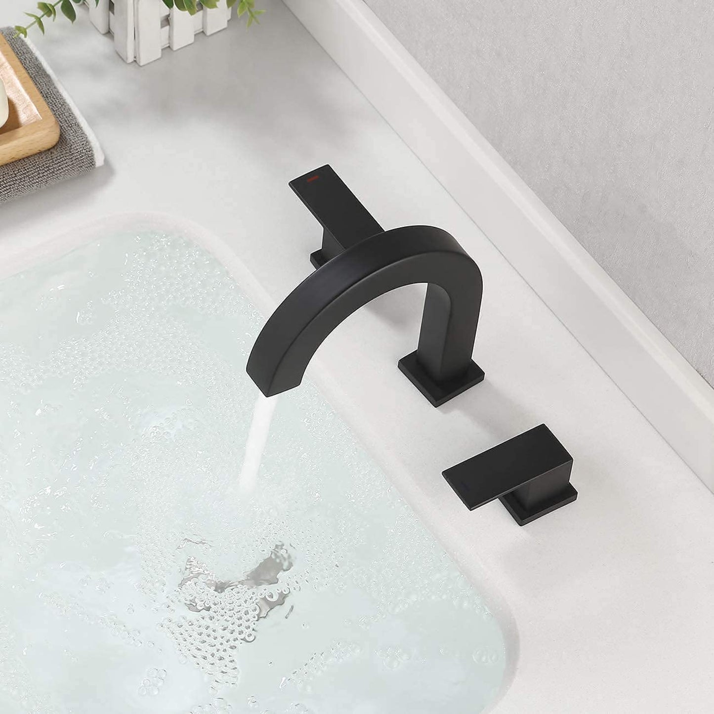 3H8-in. CUPC Matte Bathroom Sink Faucet Matte Black Brass